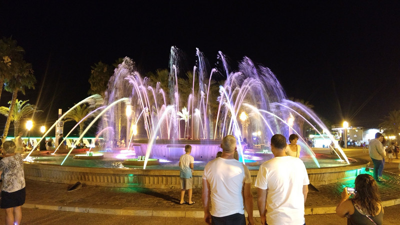 Visit the fountains of Salou