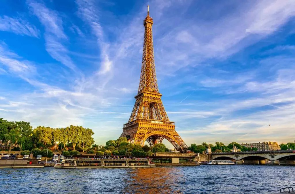 Paris city break - 3* Ibis Paris Tour Eiffel 1