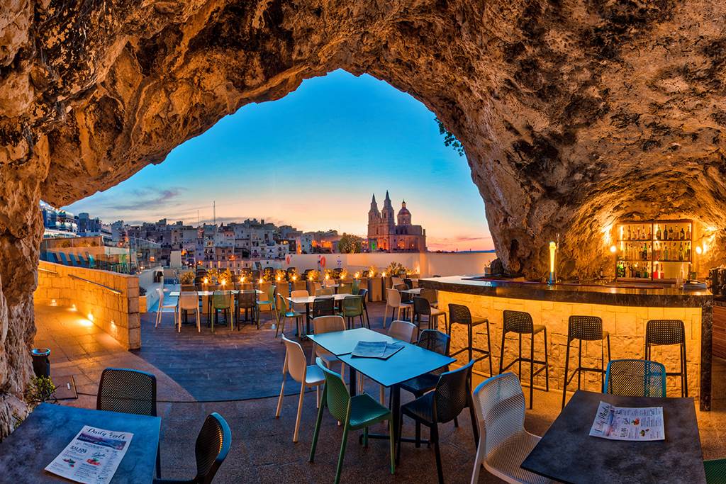 Pergola Hotel Malta with Cave Bar 2