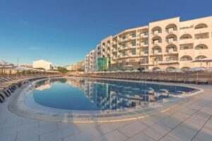 Cheap Holidays to Albufeira - 4 Star Solaqua Aparthotel