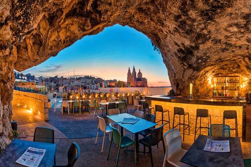 Pergola Hotel Malta with Cave Bar