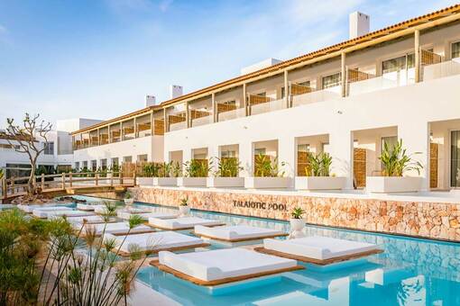 Holidays to Menorca 5 Star Lago Resort Menorca Suites del Lago