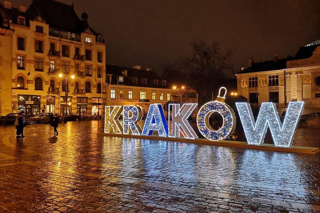 Krakow Christmas Markets - 4 Star Venetian House Market Square Aparthotel 1