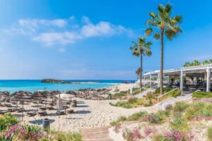 Where is Hot in April - Best Sunshine Destinations